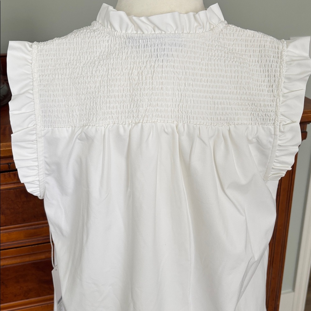 NWT Chico’s Zenergy UPF Neema Smocked Ruffle Sleeveless Top in Alabaster - Picture 5 of 10